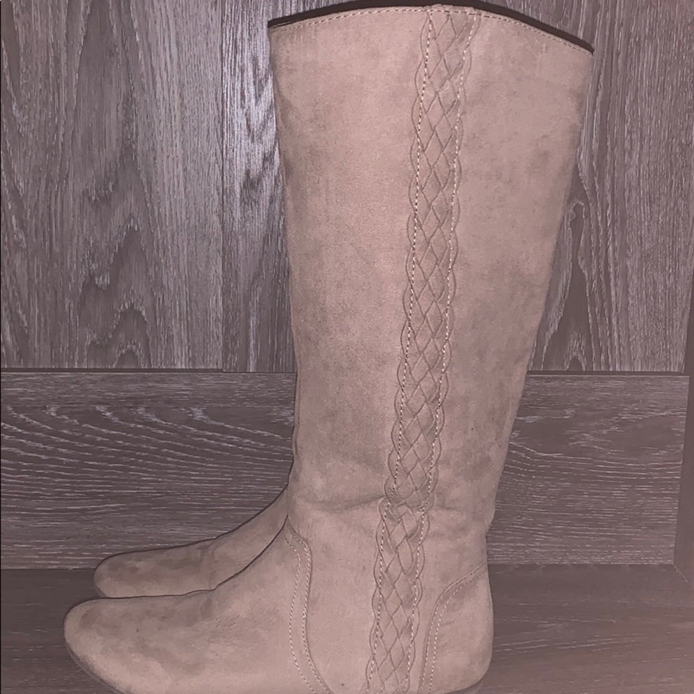 Fergalicious Tan Riding Boots with Braiding - Picture 2 of 13